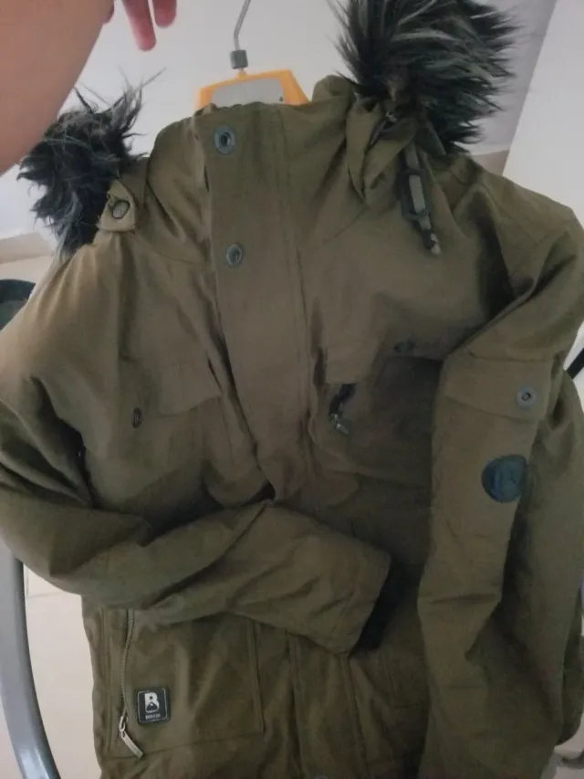 Chaquetón de invierno verde