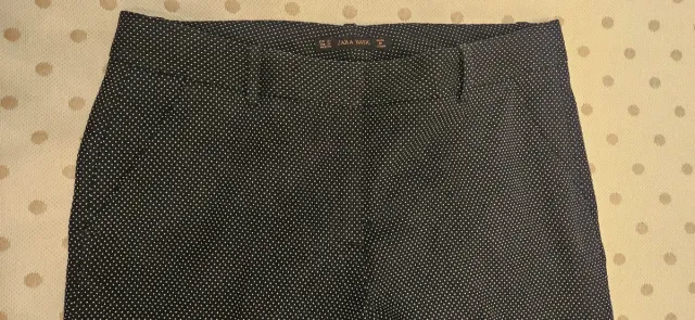 Pantalones de vestir azul marino y marrones