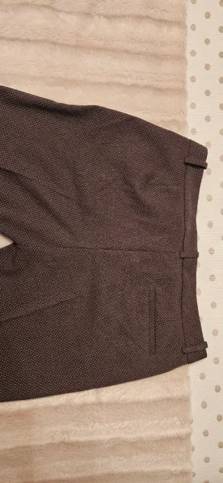 Pantalones de vestir azul marino y marrones