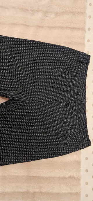 Pantalones de vestir azul marino y marrones