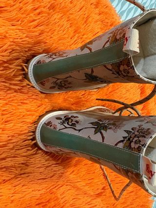 Botas Goby Piel Talla 35 Flores Beige/Rosa