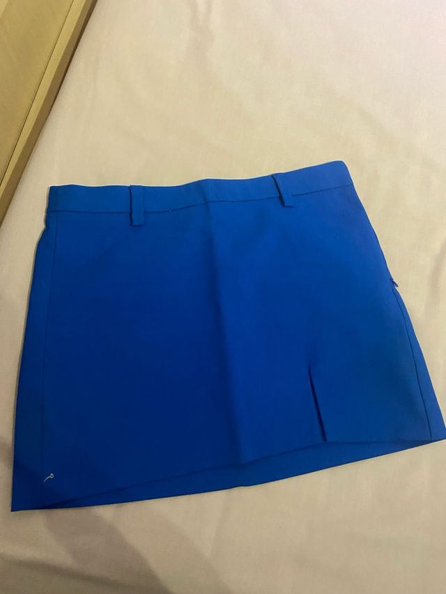 Falda azul eléctrico