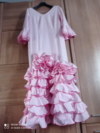Traje de flamenca rosa volantes talla 44