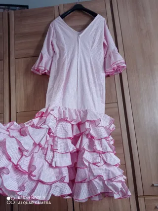 Traje de flamenca rosa volantes talla 44