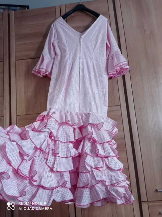 Traje de flamenca rosa volantes talla 44