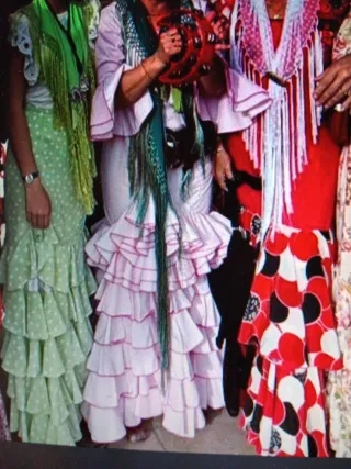 Traje de flamenca rosa volantes talla 44