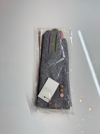 Set Invierno Gris Perla: Bolso, Gorro y Guantes