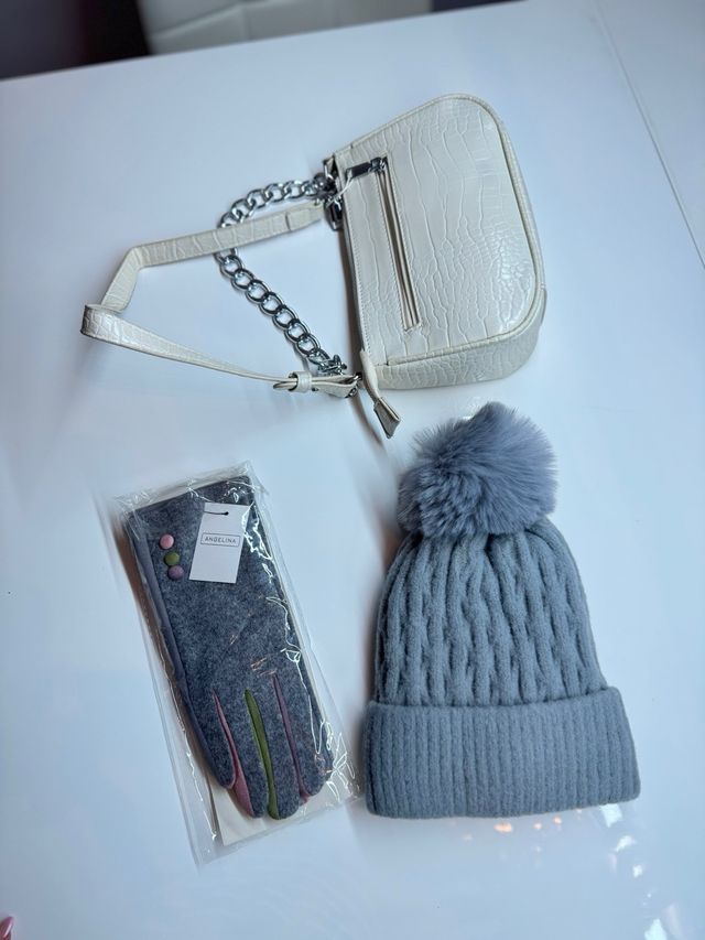 Set Invierno Gris Perla: Bolso, Gorro y Guantes