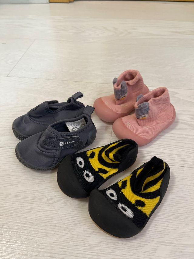 Lote 11 pares zapatos bebé talla 20 + regalo