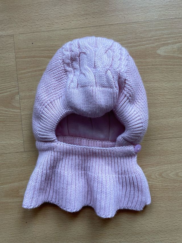Pasamontañas gorro rosa tejido con botón