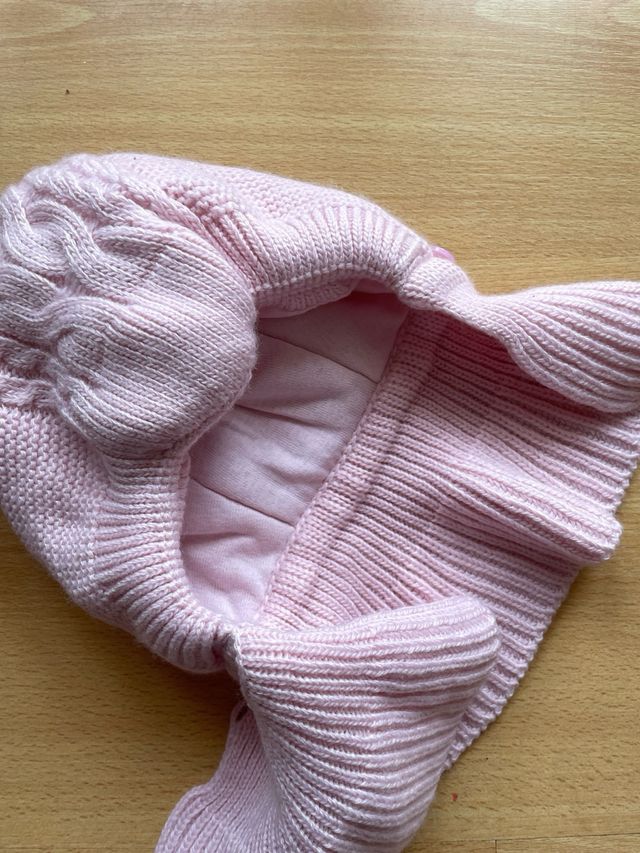 Pasamontañas gorro rosa tejido con botón