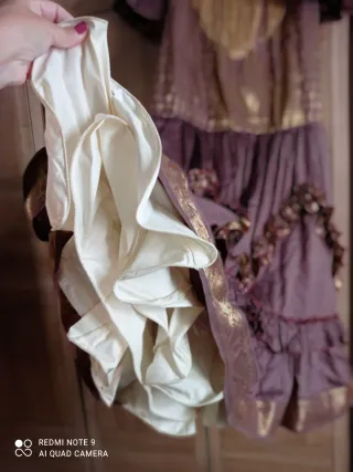 Traje Flamenca Talla 44 Morado y Dorado