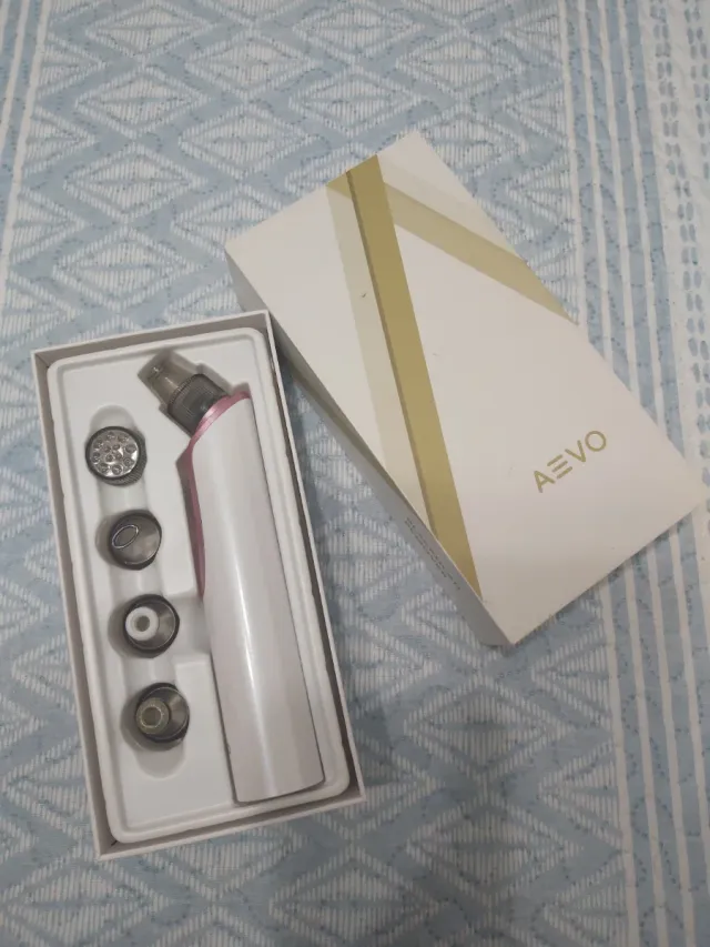 Limpieza Facial AEVO Rosa y Blanca