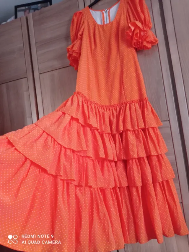 Traje de flamenca naranja lunares