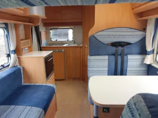 Autocaravana, capuchina