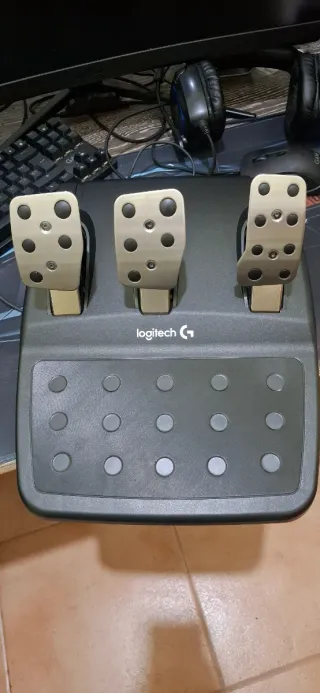 Volante Logitech + Pedales + Palanca