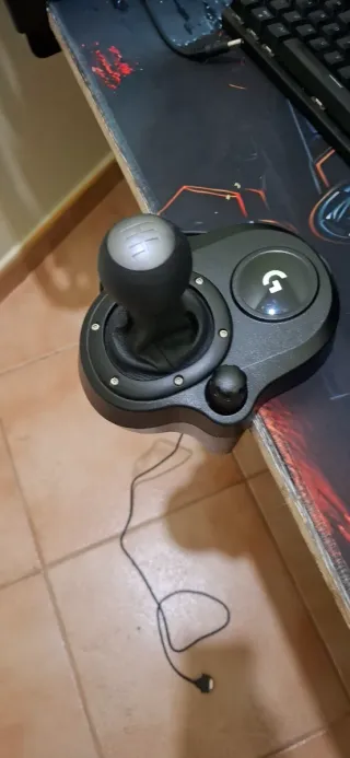 Volante Logitech + Pedales + Palanca