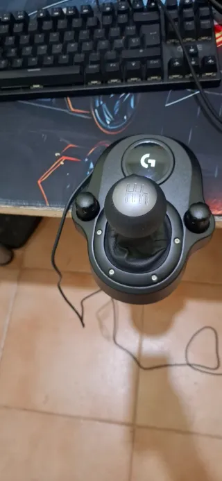 Volante Logitech + Pedales + Palanca