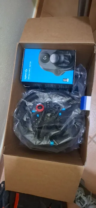 Volante Logitech + Pedales + Palanca