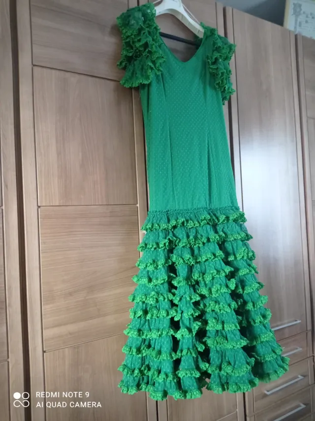 Traje de flamenca verde talla 44