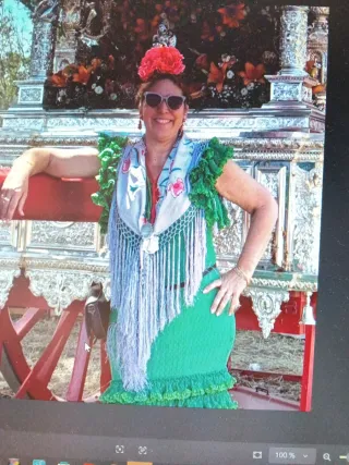 Traje de flamenca verde talla 44