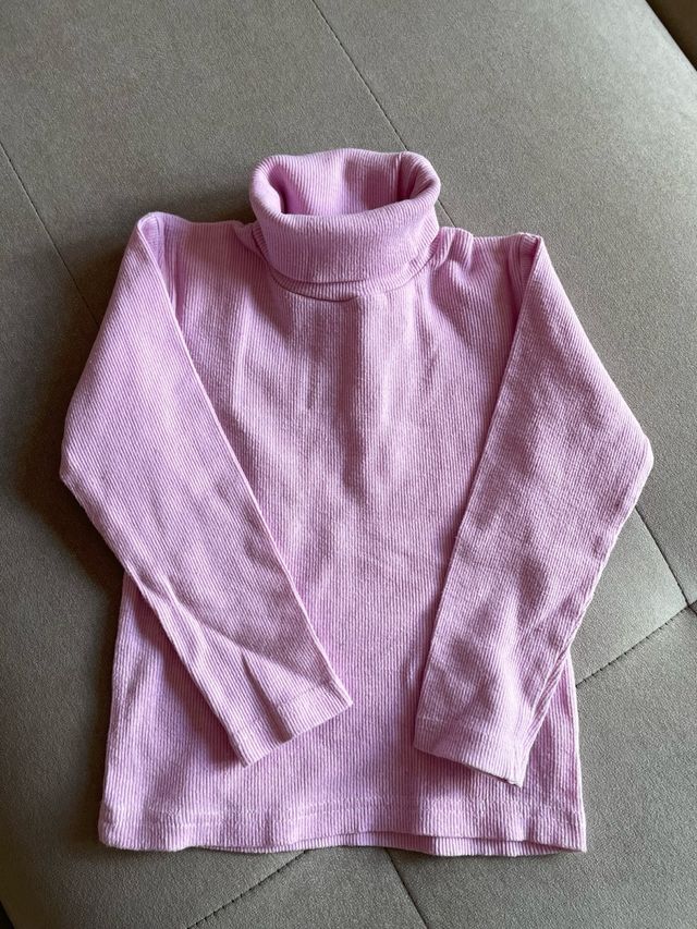 Jersey cuello alto rosa niña
