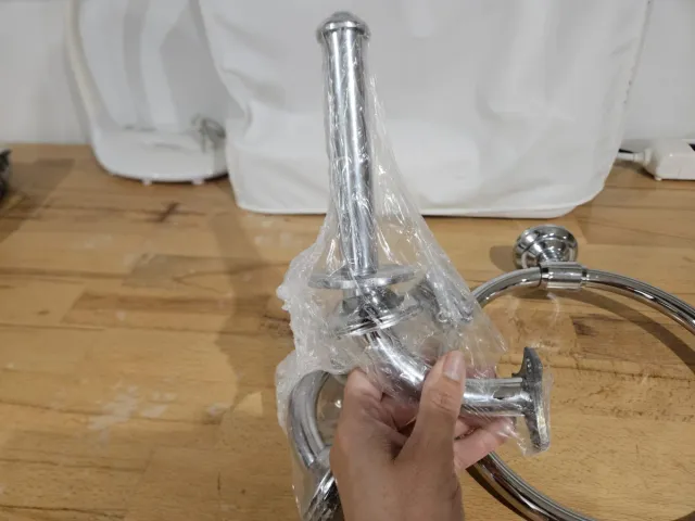 Accesorios de baño plateados