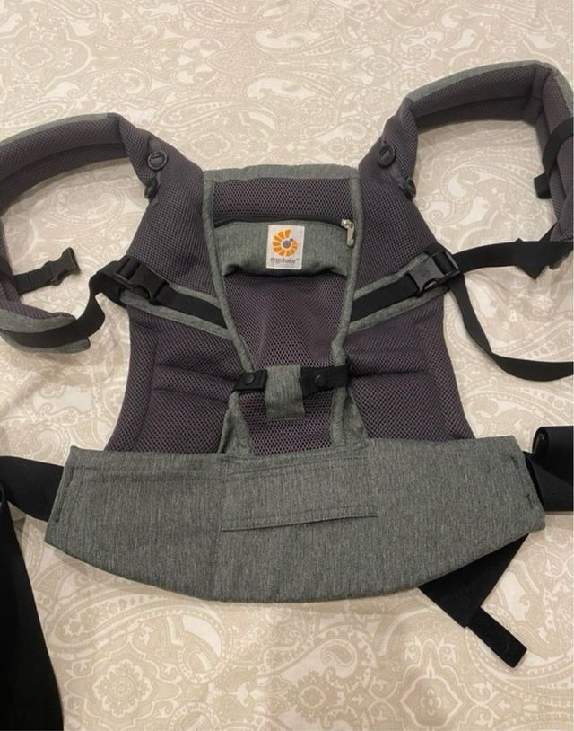 Mochila Portabebés Ergobaby gris con muy poco uso