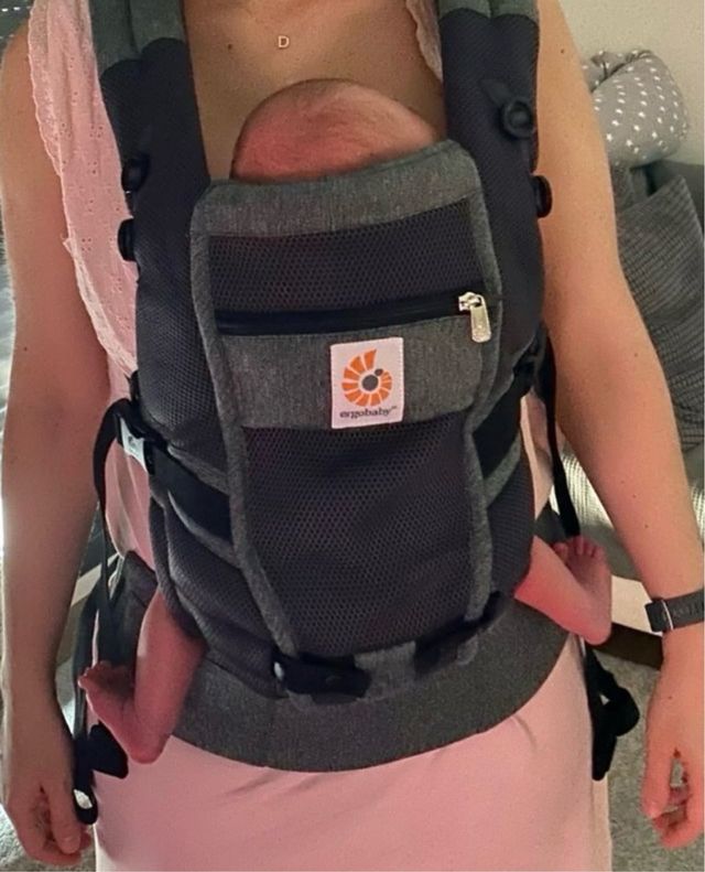 Mochila Portabebés Ergobaby gris con muy poco uso