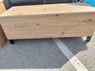 Guardaroba in legno e metallo