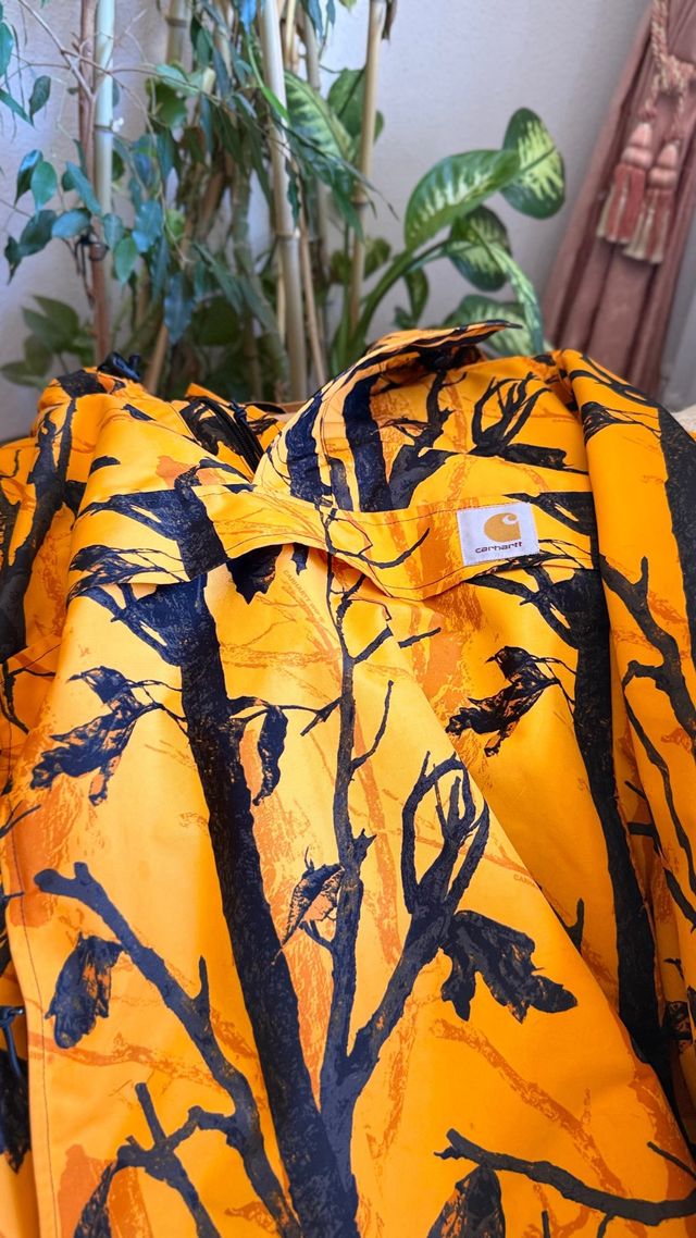 Abrigo Carhartt Naranja y Negro