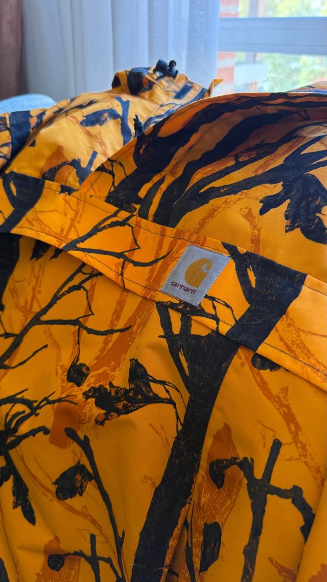 Abrigo Carhartt Naranja y Negro