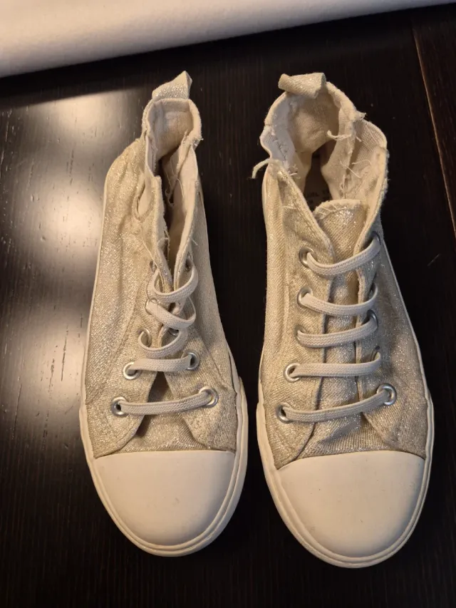 Zapatillas blanco brillantina cordones Talla 32