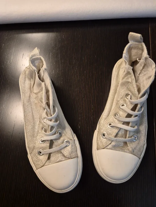 Zapatillas blanco brillantina cordones Talla 32