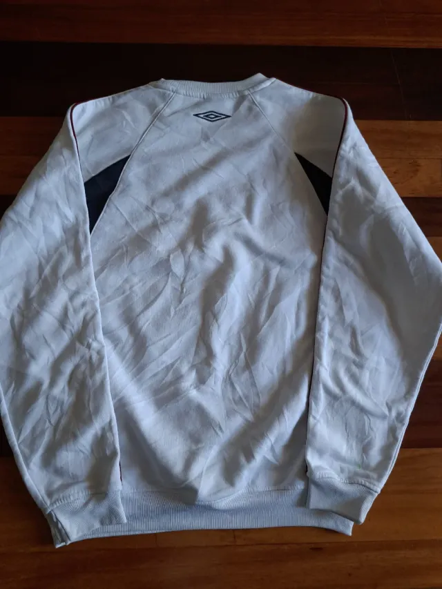 Sudadera Vintage Umbro Blanca y Negra.