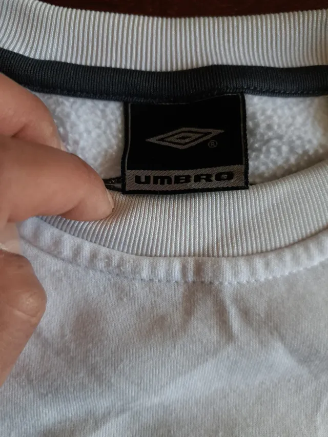 Sudadera Vintage Umbro Blanca y Negra.