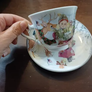 Tazza e piattino natalizi