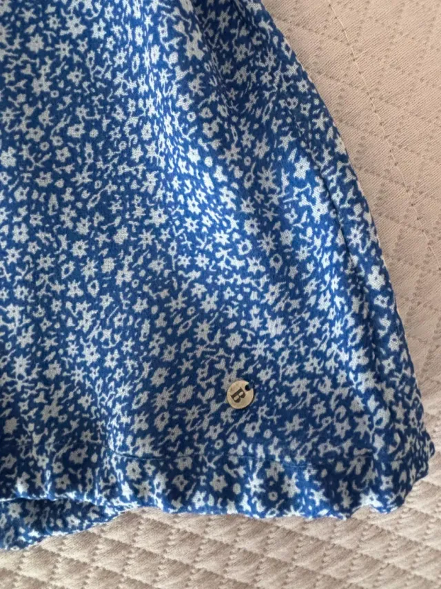 Blusa Brownie floral azul y blanco