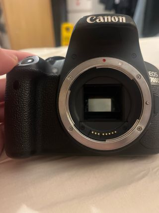 Cámara Canon EOS 700D