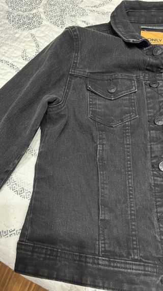 Cazadora vaquera ONLY negra Talla L