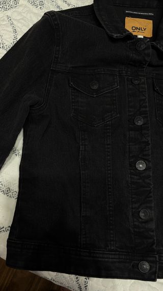 Cazadora vaquera ONLY negra Talla L