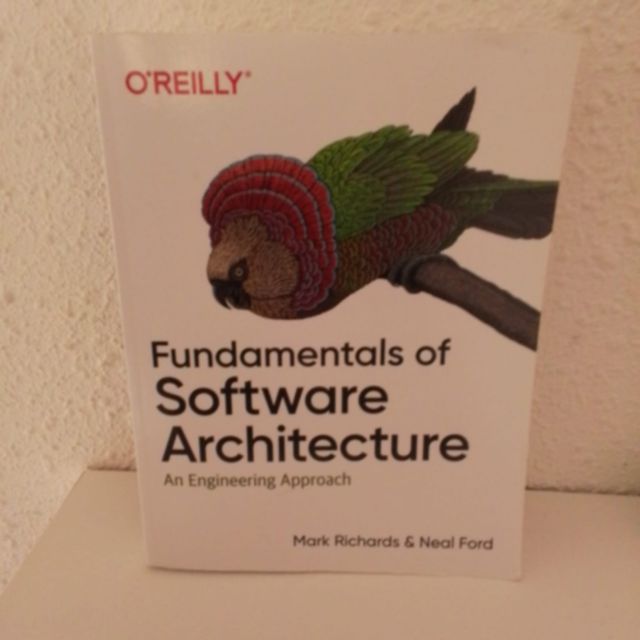 Fundamentals of Software Architecture: An Engin...