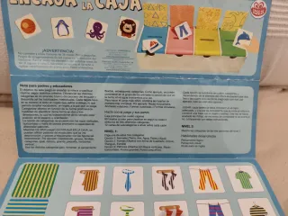 Juego de mesa Encaja en la Caja. Aprende en Inglés