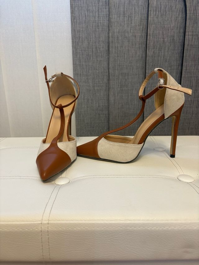 Zapatos T-Strap Beige y Marrón