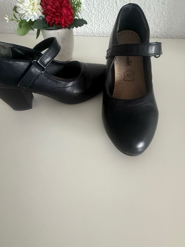 Zapatos de piel negros tacón