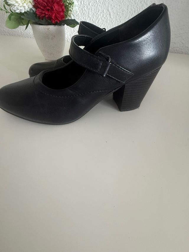 Zapatos de piel negros tacón
