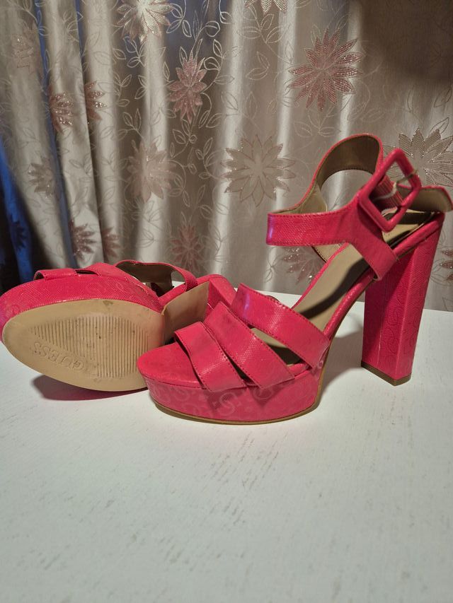 Sandali Guess rosa