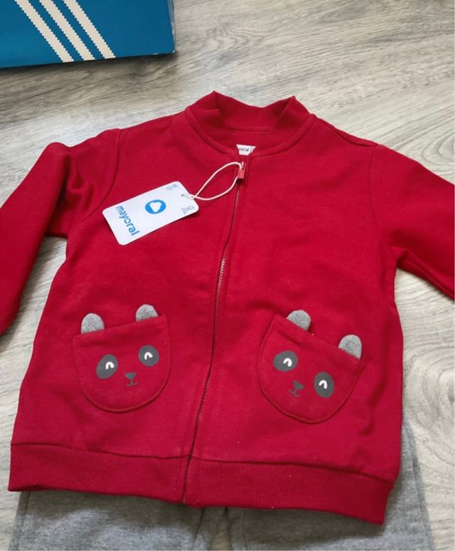 Conjunto Mayoral niño rojo y gris