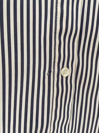 Camisa oversize de rayas azul marino y blancas