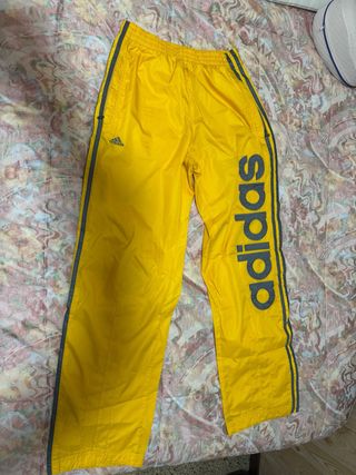 Pantalones Adidas Amarillos con Logo Lateral